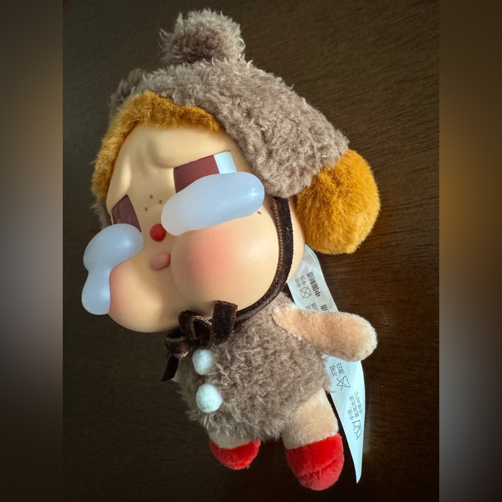 Pop Mart Crybaby - Picture 2 of 4